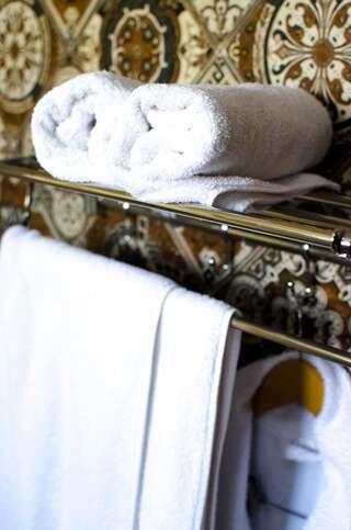 Гостевой дом Luxury House Шымкент Двухместный номер с 2 отдельными кроватями и балконом-5